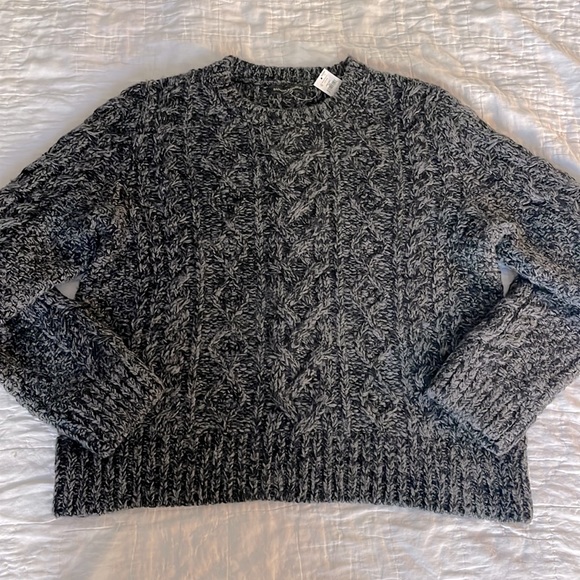 Banana Republic cable knit sweater - Picture 1 of 2